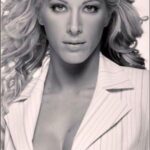 Loana Petrucciani Instagram - Ou du stylisme ??? Dites-moi.. Vous verrez bien 👍💖💖plein de bisous 💖 loana #beauty ##frenchgirl #miroir #naturalmakeup #loveyou #influenceuse #romantic #women #selfie #love #heart #sweet #friends #blondebombshell #love #heart #sweet #friends #blondebombshell #🧡