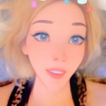 Loana Petrucciani Instagram - Délire en reine 👸 des neiges ❄️ 🥰🥰, j’adore 😊 .. plein de gros bisous , mes loulous 💖 loana #beauty ##frenchgirl #miroir #naturalmakeup #loveyou #influenceuse #romantic #women #selfie #love #heart #sweet #friends #blondebombshell #love #heart #sweet #friends #blondebombshell #🧡