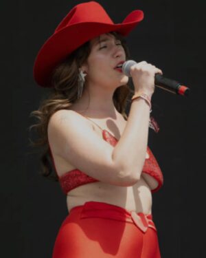 Lola Kirke Instagram - all my exes live in LA that’s why @guyfieri 

(thank you @stagecoach for having me. Always an honor ❤️)