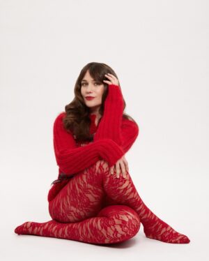 Lola Kirke Instagram - Here’s some more shots from my Country Curious interview with @eazytigermag a couple weeks ago 🐅

Photographer: BriAnne Wills @briannewills
Stylist: Doria Santlofer @doriasantlofer
Hair & makeup: Regina Harris @reginaharris
Cinematographer: Jon Gourlay @jongourlay
Photo assistant: Katy Andrascik @katyandrasci