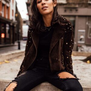Lorena Andrea Instagram - Did you know it takes almost 70 litres of water to make 1 pair of "distressed" jeans? SAY WHAT??!!! 😲 Imagine how many countries you could feed! Shop vintage or recycled and let's save our mother 🌍
