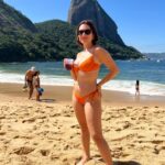 Lorena Comparato Instagram - Ela tá de cabelinho novo ela 💙 e morrendo de saudades do paulista mais carioca de Los Angeles @arthurdeucher