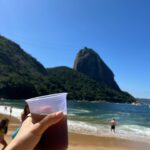 Lorena Comparato Instagram - Ela tá de cabelinho novo ela 💙 e morrendo de saudades do paulista mais carioca de Los Angeles @arthurdeucher