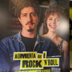 Lorena Comparato Instagram - Viciada nesse cabelo e nesse filme ✨🤘🏽🎬 VAI NO CINEMA ver AUMENTA QUE é ROCK N ROLL !!! Primeiro final de semana é o que rege o resto da temporada do filme. É MUITO importante prestigiar !!! Vai lá conhecer a história da Rádio M4LDITA FM FLUMINENSE !!! É um filme histórico !!! E com a @flordiegues ♥️ PARABÉNS a todos da equipe e elenco. @tomasportella você é F0D4 !!! 📸 by @robertofilho_profissional