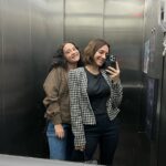 Lorena Comparato Instagram - Uma delícia de espetáculo 🩵 com uma das melhores companhias minha afilhada @flora.cronemberger ✨ o espetáculo @kafkabonecaviajante vai em Maio para Curitiba, Goiânia, Belém e Fortaleza !!! Não deixem de assistir !!! @alessandramaestrini @carolgarciabarbolo @lilianvaleska @andre_dias estão arrasando !!! Parabéns @rafaelprimot @joaofonsek1 @tonylucchesi e TODA EQUIPE !!! 🎭 e a ida pro @shoppingdagavea me fez voltar a infância vendo a @enfimenfant e @livraria_malasartes ♥️ e ainda fui confundida com Carol Garcia !!! Hahahah uma honra !!!