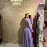 Lorena Comparato Instagram - @mood4us 👗✨🍾 você já alugou vestido?! Mas eu aposto que você já gastou fortunas num vestido e acabou nem usando mais tentas vezes. Eu amo alugar. AMIGA! Olha isso! TODA vez que eu vou na Mood parece que eu to entrando numa loja nova, ao mesmo tempo com uma sensação de casa e armário familiar. Lá elas falam que a Mood é seu melhor armário fora de casa e eu concordo. Dessa vez eu escolhi o lavanda, mas sai de lá morrendo de vontade de usar vários e já quero voltar! Curtiu? Qual seu favorito? #mood4us #aluguel #casamento thanks @bebella.kraskoff Marcia e Lorena 🫶🏽🤍