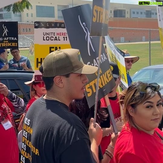 Lorenza Izzo Instagram - Mornings are for picketing #sagaftra @sagaftra @wgawest