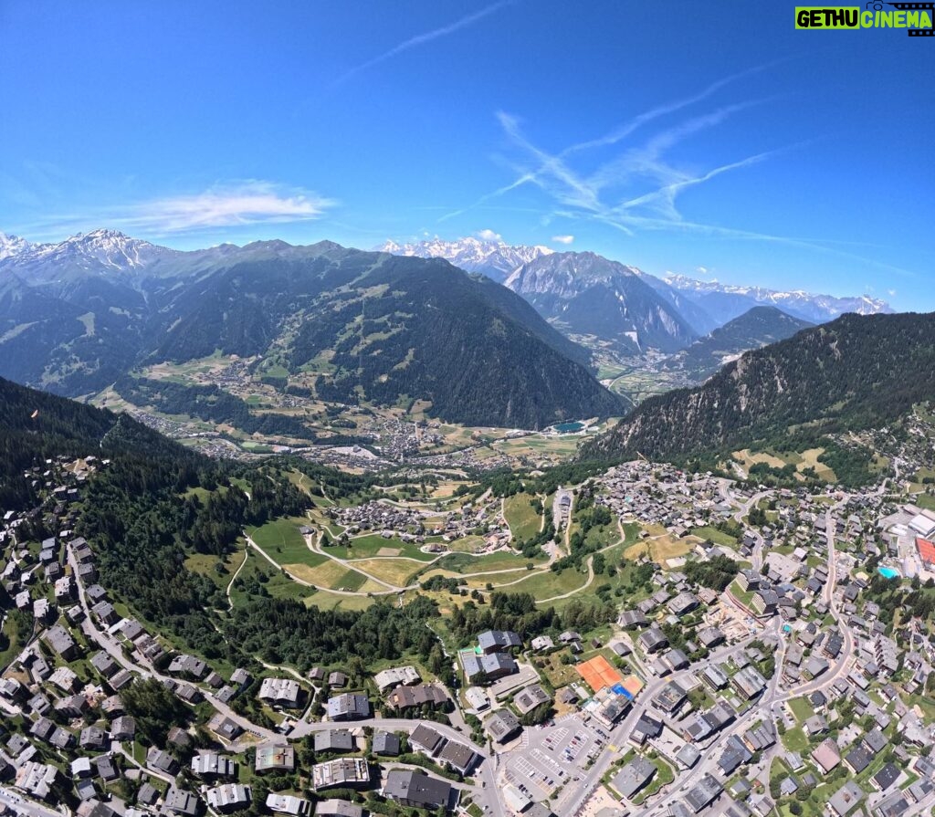 Lorenza Izzo Instagram - A dork gliding through the Swiss Alps with @yaelmargelisch nbd