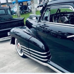 Lori Petty Instagram - Early morning #Venice. It was drizzling so I ran outside 🤩🥳‼️They're showing off the Venice Hoopties today, too. Have a sweet, safe weekend. #iloveyousomuch 😘😘😘 #swipe