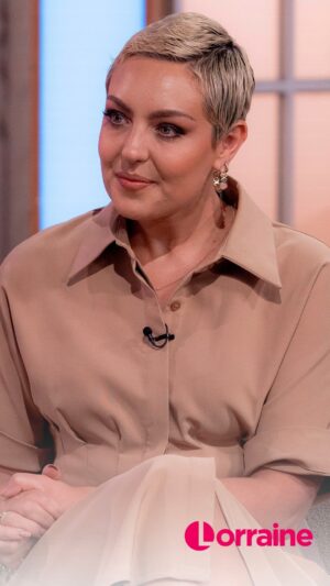 Lorraine Kelly Instagram - “If it wasn’t for CoppaFeel!, if it wasn’t for Kris, I probably wouldn’t be here right now.”

Kris Hallenga, the founder of @coppafeel, has died having lived with Breast Cancer for 15 years. @amy_dowden tells us why the Pembrokeshire CoppaTrek! charity walk saved her life and @lorrainekellysmith reflects on her fond memories of Kris. 

#Lorraine