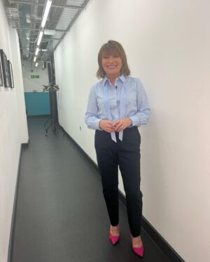 Lorraine Kelly Instagram - Outfit today from @hobbslondon