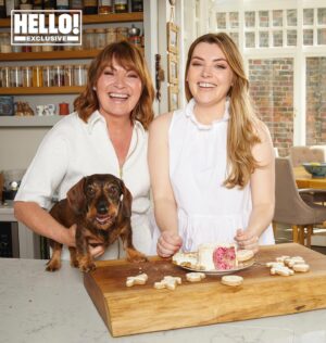 Lorraine Kelly Instagram - Love this pic of @rosiekellysmith and @rubyisasausage - my two gorgeous girls - thanks @nickyjohnston @hellomag @helenhandmakeup  #happy #love #family #baby