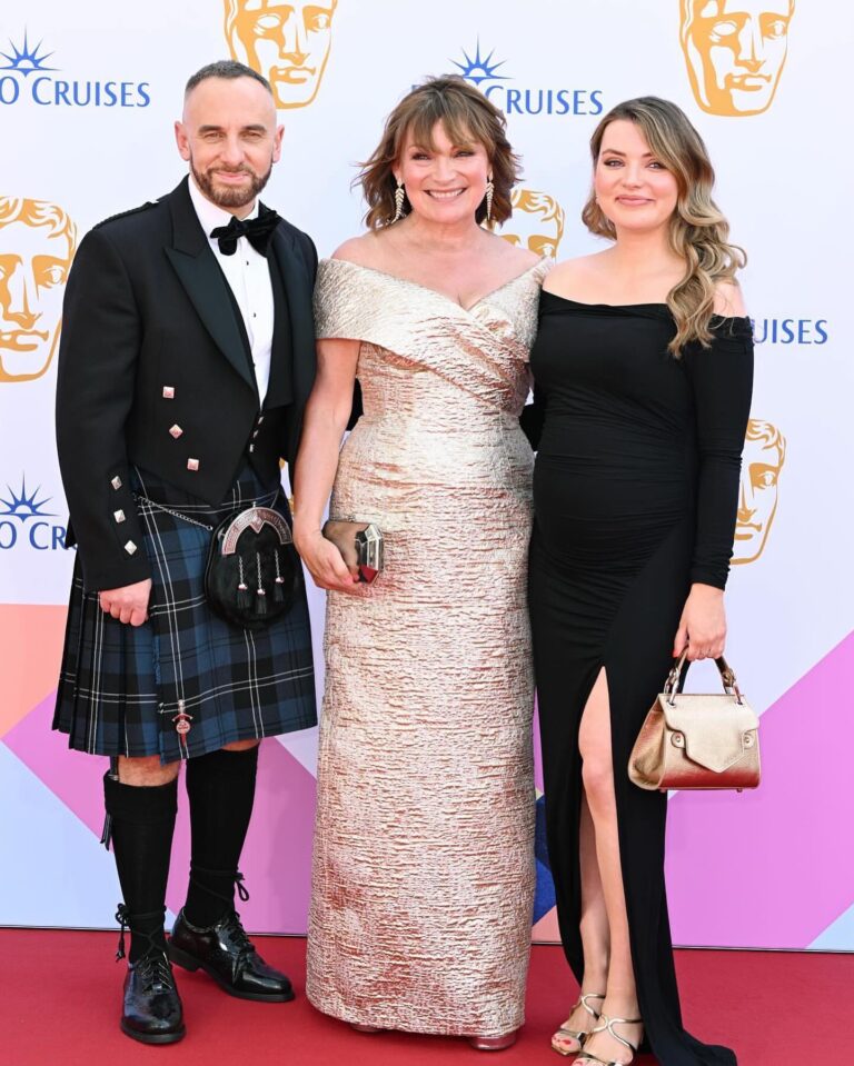 Lorraine Kelly Instagram - THANK YOU for all your kind messages love this pic xxxxx. Posted @withregram • @markheyesstylist What a night!! So honoured to be with my wonderful friend and the absolute icon that is @lorrainekellysmith receiving her @bafta ❤️. Thank you @macgregorandmacduff for making me feel so dapper on the red carpet in my kilt and the whole team on @lorraine 🥰 They really are the best in the business. Also a huge thanks to my team at @miradormgmt the brilliant @jamielondon100 and @michadalston_ Love ya to bits xxx The first lovely pic is from @gettyentertainment 🙏