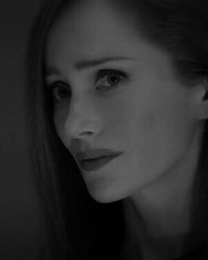 Lotte Verbeek Instagram - Here’s a little flashback to Katarina Rostova, a character I was delighted to play on The Blacklist 🖤 now airing it’s tenth and final season 📺 are you watching? 
#theblacklist #katarinarostova