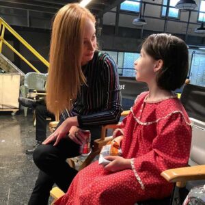 Lotte Verbeek Instagram - The first time I met my screen daughter @ariakane_actress she burst into the studio with her arms wide open and ran straight into my arms (while flawlessly pronouncing my name!) (she also confided in me that she always gets cast as daughter to ginger moms 😆👩🏻‍🦰) What a ball of energy and light,  a true joy to work with 🤩 #theblacklist #katarinarostova
