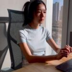 Louisa Mak Instagram - 平日忙住返工做嘢，有時都需要忙裏偷閑，就算被人阻住我都係咁話！不過時間有限，所以我睇得既，一定要係最好睇！就好似最近追緊既《慶餘年第二季》！！！今季仲要喺Disney 就可以緊貼收睇！唔怕俾人劇透。 上一季《慶餘年》最吸引我嘅地方就在於佢入面非常慎密嘅細節，令你估唔到嘅劇情走向。你以為劇情會好似你想像咁？如果係你點會估到最尾言冰雲竟然會從後偷襲主角范閒！ 聽講今季主角范閒將會以「假死」重生，重返慶國繼續拆解上季謎團。而范閒同埋林婉兒呢對「飯碗CP」仲會結婚添，諗起個場面就已經令我非常期待～ 上季仲有好多伏線未收，所以今季既劇情發展，一定會繼續震撼我！ 一齊去Disney 追劇喇，因為我驚我會劇透大家！ #DisneyPlus #DisneyPlusHK #慶餘年第二季