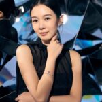 Louisa Mak Instagram - Do you know how large a 104 carat diamond is? 🥺 Check out the Chow Tai Fook “Beyond Time” Diamond Exhibition to find out! The exhibition offers an immersive experience for you to appreciate the beauty of extremely rare diamonds and the unparalleled craftsmanship of Chow Tai Fook Jewellery Group. The masterpiece “a Heritage in Bloom” was such an eye-opener - featuring a 104-carat diamond with highest possible cut grade or 3-Excellent, and 24 D-colour internally flawless diamonds. Don’t miss out!! @chowtaifookjewellery #BeyondTime #CTFDiamonds #ChowTaiFook #周大福