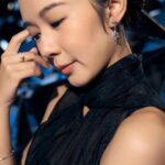Louisa Mak Instagram - Do you know how large a 104 carat diamond is? 🥺 Check out the Chow Tai Fook “Beyond Time” Diamond Exhibition to find out! The exhibition offers an immersive experience for you to appreciate the beauty of extremely rare diamonds and the unparalleled craftsmanship of Chow Tai Fook Jewellery Group. The masterpiece “a Heritage in Bloom” was such an eye-opener - featuring a 104-carat diamond with highest possible cut grade or 3-Excellent, and 24 D-colour internally flawless diamonds. Don’t miss out!! @chowtaifookjewellery #BeyondTime #CTFDiamonds #ChowTaiFook #周大福