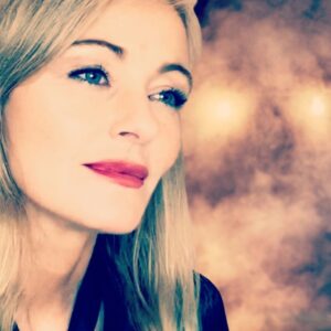 Louise Lombard Instagram - 💋

#mondaymood 
#afterwecollidedmovie #afterwefellmovie #aftereverhappy #trishdaniels #afterfamily #afterfans #afternators #afterbts #awcbts #awcmovie #awc #after #awf #aeh #annatodd #louiselombard #thehouseofeliott #1940s #1940sfashion #1940sstyle