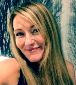 Louise Lombard Instagram - Overwhelmed with Birthday love…you guys are amazing…thank you 🙏💗🥰

#birthdaygirl 🥂💗

#afterwefellmovie #afterwecollidedmovie  #aftereverhappy #trishdaniels #afterfamily #afterfans #afternators #afterbts #awcbts #awcmovie #awc #after #awf #aeh #hessa #louiselombard 💗