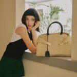 Louise Wong Instagram - A hug communicates a thousand words.💞🫂🫶🏻 @Ferragamo #FerragamoPF24 #FerragamoHugBag