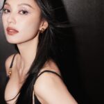 Louise Wong Instagram - @versace 🖤