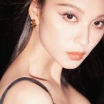 Louise Wong Instagram - @versace 🖤