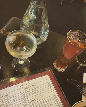 LuLu Lambros Instagram - Bringing back the holisters