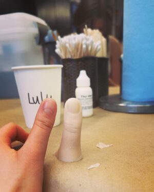 LuLu Lambros Instagram - Bringing back the holisters