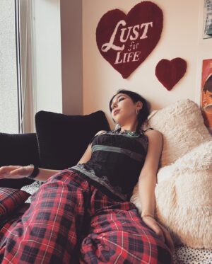 LuLu Lambros Instagram - Bringing back the holisters