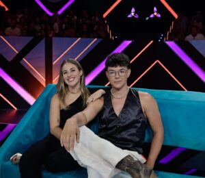 Lucía Gil Instagram - El programa de ayer fue 🤍 @duosincreibles_tve 
Oficialmente, @carlos_baute  somos un dúo increíble y vamos a ponerle todas nuestras ganas y cariño cada Martes para que disfrutéis desde casa. No podía tener un compañero mejor😊
 
Fue bonito conocer a @flavio.oficial Un artistazo al que admiro mucho. Ojalá en otro momento podamos hacer algo juntos🥹🫶🏼

La magia acaba de empezar! 
Let’s go!!!!! 🤍⭐️⚡️