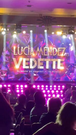 Lucía Méndez Instagram - Muchísimas gracias por todo el apoyo en el estreno de @vedetteshow 💕💕💕 #luciamendez #vedette #cabaret @samuelgiron