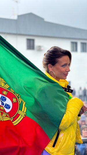 Luciana Abreu Instagram - Em breve o camião do Domingão completa 4 anos de vida e de magia. Este nosso palco móvel é puro, é alegria e é esperança. A nossa felicidade resplandece nos vossos olhares. A minha vida nunca mais foi a mesma. Nunca imaginei que, 18 anos depois, voltaria a receber o amor da (eterna) Floribella, pelas várias gerações que ainda me acompanham. Este foi um dos domingos mais intensos que já vivi. Obrigada por tudo.