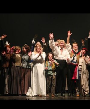 Lucie Jones Instagram - Happy World Theatre Day ⭐️ have fun and play!