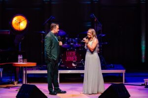 Lucie Jones Instagram - My lovely friend @jasonmanford who saved the day by doing a whole stand up show whilst we figured out how to proceed with a major tech accident…. Then sang like a dream. I will never be able to thank you enough you mega legend. ⭐️♥️
📸 @danny_with_a_camera