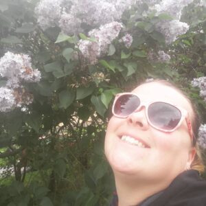 Lucie Polišenská Instagram - Šeřík je moje úplně nejvíc oblíbená jarní  záležitost 🥰 jak jste na tom vy?