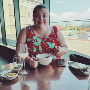 Lucie Polišenská Instagram - @premekforejt Dnešní krásný den!!!! Návštěva skvělé restaurace a potkání se s Přémou. ❤️❤️❤️ Taťka si čvachtal ještě odpoledne. Těším se na další návštěvu Olomouce🤗🤗🤗