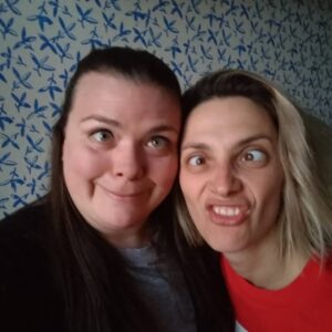 Lucie Polišenská Instagram - @barbora_polakova_ofiko setkání bývalých spolubydlících 😂 veselý koblížek a mírně opožděná zpěvačka 😘