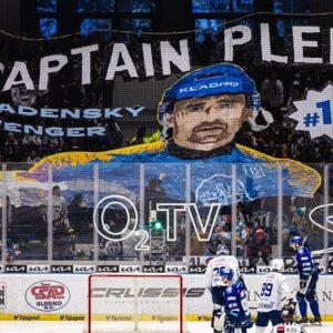 Lucie Šafářová Instagram - @tomasplekanec #rozlucka @rytirikladno #newchapter 🤩🤩🥳🥰🏒🥅
Foto: @roman_mares_