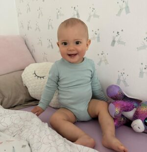 Lucie Šafářová Instagram - Největší pohodář a smíšek! Nechápu, že už je to rok, co jsi k nám do rodiny přišel. Děkuji za každý den s tebou! ❤️🥳🎂#1 #birthday #olik @tomasplekanec