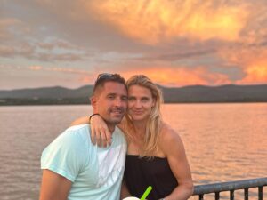 Lucie Šafářová Instagram - ❤️ další rok po tvém boku @tomasplekanec… 😘 nudu s tebou zatím neznám, tak snad zvládnem i ten další rok se stejným tempem! 😁💪🏻 

❤️ thank you for another great year by your side @tomasplekanec ! Never a dull moment! Well let’s go for another one and try to keep up with that speed. 😁😘 #loveu