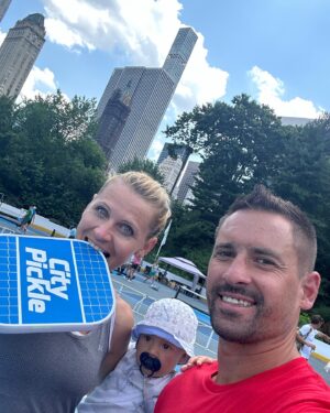 Lucie Šafářová Instagram - NYC jsem vždy měla spojený s US Open a poprvé jsem ho zažila, jako turista s dětma. Není to město pro děti, ale najdou se tam pro ně fajn atrakce! Teď už jen sledujeme Us Open v tv a fandíme našim nadějím! 
#summer #ftb #holidays 

NYC tourists… with kids u explore very different stuff than adults only lol! It was still fun times! #summer #vacation #tbf 

@tomasplekanec