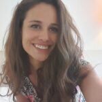 Lucie Lucas Instagram - Sur le tournage de Clem j’ai fait la découverte de @millymenthe , une herboristerie à Sceaux qui propose une large sélection de plantes médicinales, thés, infusions, rooibos, huiles essentielles... Des plantes naturelles pour prendre soin de nous 🌱🫶 Petit unboxing du coffret qu’ils m’ont gentiment offert et rempli de merveilles 🥰 #herboristerie #plantes #naturelles #medicinales #plantesnaturelles #nature #huillesessentielles #thé #infusion #rooibos #soin #soindesoi #plants #medicinalherbs