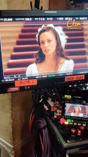 Lucie Lucas Instagram - 🎬 3, 2, 1... et action ! 😁

On vous emmène sur le tournage de la série 𝘾𝙡𝙚𝙢 pour fêter son grand retour sur TF1 !

Rdv tous les lundis soir. ✨