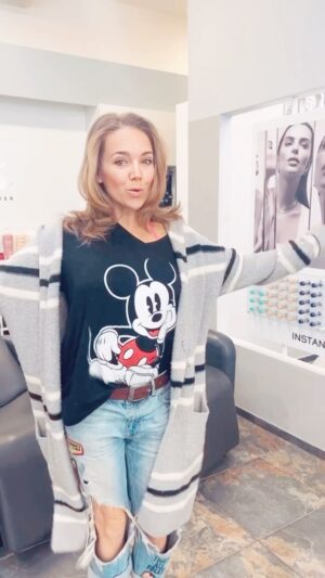 Lucie Vondráčková Instagram - Vlasy jsou magie… díky za zdravoboost  @atelierkotlar