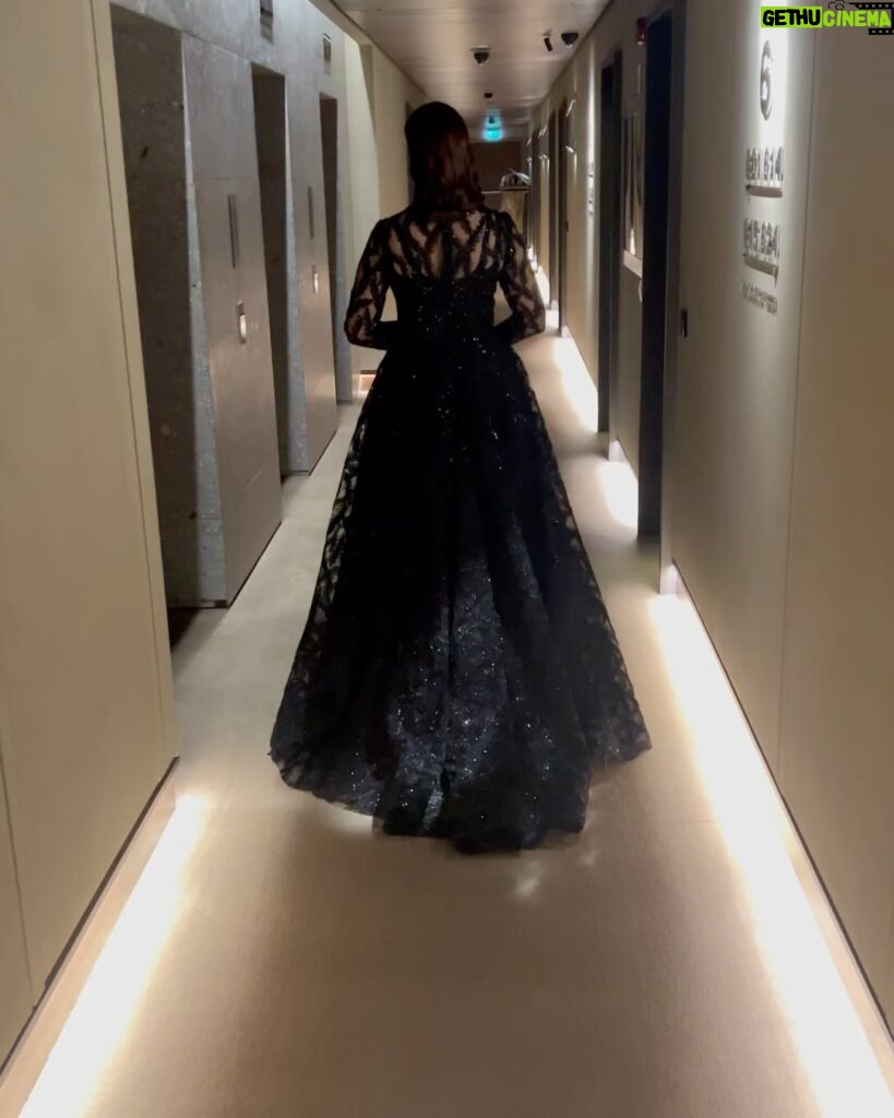 Lucrezia Guidone Instagram - “Don Carlo” opening night at @teatroallascala 🤍 Thank you @antoniorivamilano for this magical dress and for your precious company 🤍 Jewels @salvinigioielli_official Nails @lacoachdelleunghie 💅 Hair & Make up @chiaragattellaro @simonebelliagency ______ @lapalumbocomunicazione @wannabemgmt @volver.actor @serenalanto @1984_pr you are in my heart 🫶🏻