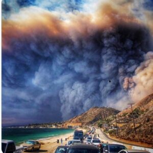 Lucy Walters Instagram - Apocalyptic scene in California. Please be safe out there!!! Photo by @mrdougellin