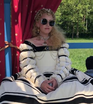 Ludivine Sagnier Instagram - Beware of Diane. NOW.
@serpentqueenstarz @starz @starzplayfr