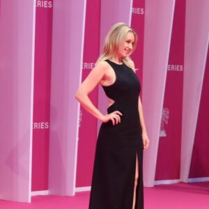 Ludivine Sagnier Instagram - Yesterday. Pink carpet. Merci 💕@canneseries @appletv #franklin