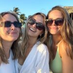 Ludivine Reding Instagram - Mes 27 ans pouvaient pas mieux commencer 🎂🐬☀️